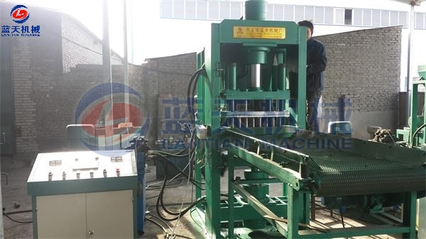 BBQ charcoal tablet pressing machine