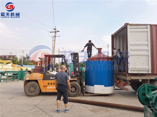 Sawdust extruding machine shipping to Uzbekistan